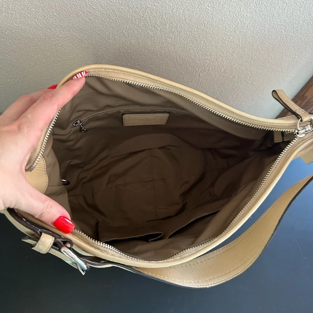 Coach Leather Soho Hobo Slouchy Shoulder Bag Cream Style F10907